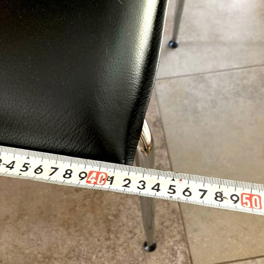 ①デンマーク製　Magnus Olesen マグナスオルセン　レザーチェアー