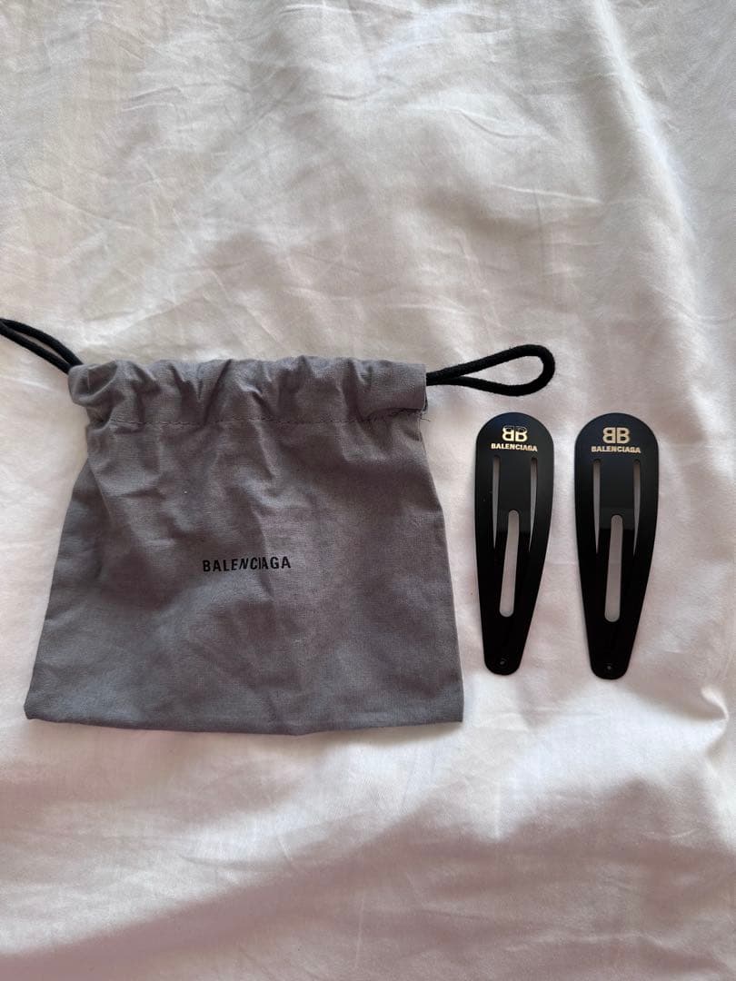 BALENCIAGA ヘアピン ブラック