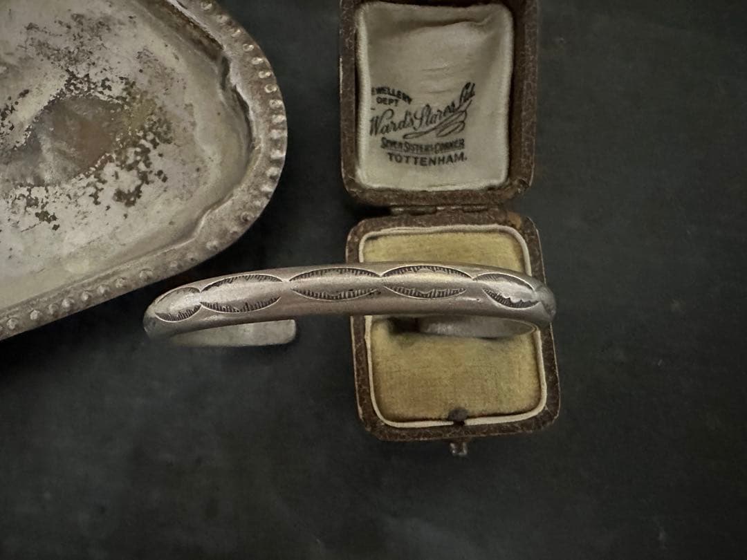 希少　重厚　ヴィンテージ　バングル　シルバー　アンティーク　アメリカ　ユーロ