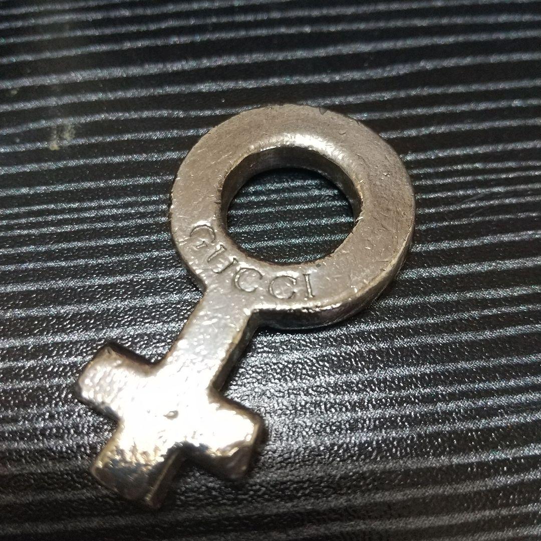 高級GUCCI 男女兼用グッチシンボル ネックレストップシルバーとグッチ箱付き