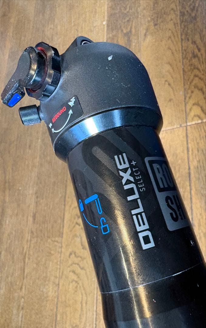 RockShox Deluxe Select+ リアサスペンション