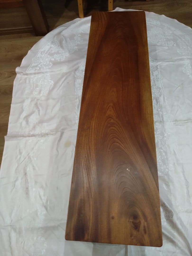 欅一枚板のテレビ台　Okinawa❕長寿のケヤキの杢目が綺麗ですよ