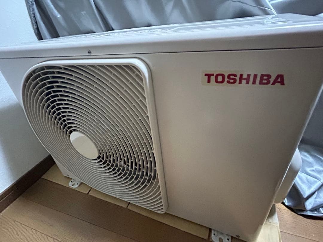未使用　TOSHIBA ルームエアコン　室外機のみ