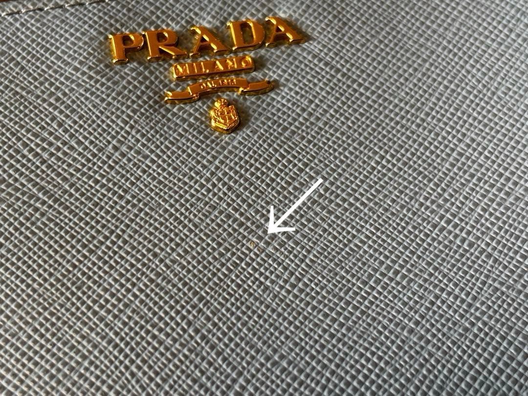 PRADA サフィアーノレザー 二つ折り財布 ライトブルー