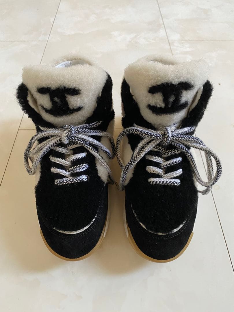 美品 シャネル ムートン ハイカット スニーカー 36 23cm CHANEL