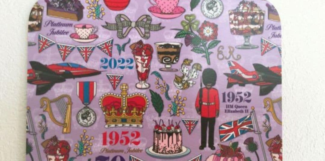 プラチナジュビリー2022　カッティングボード　小 2つ