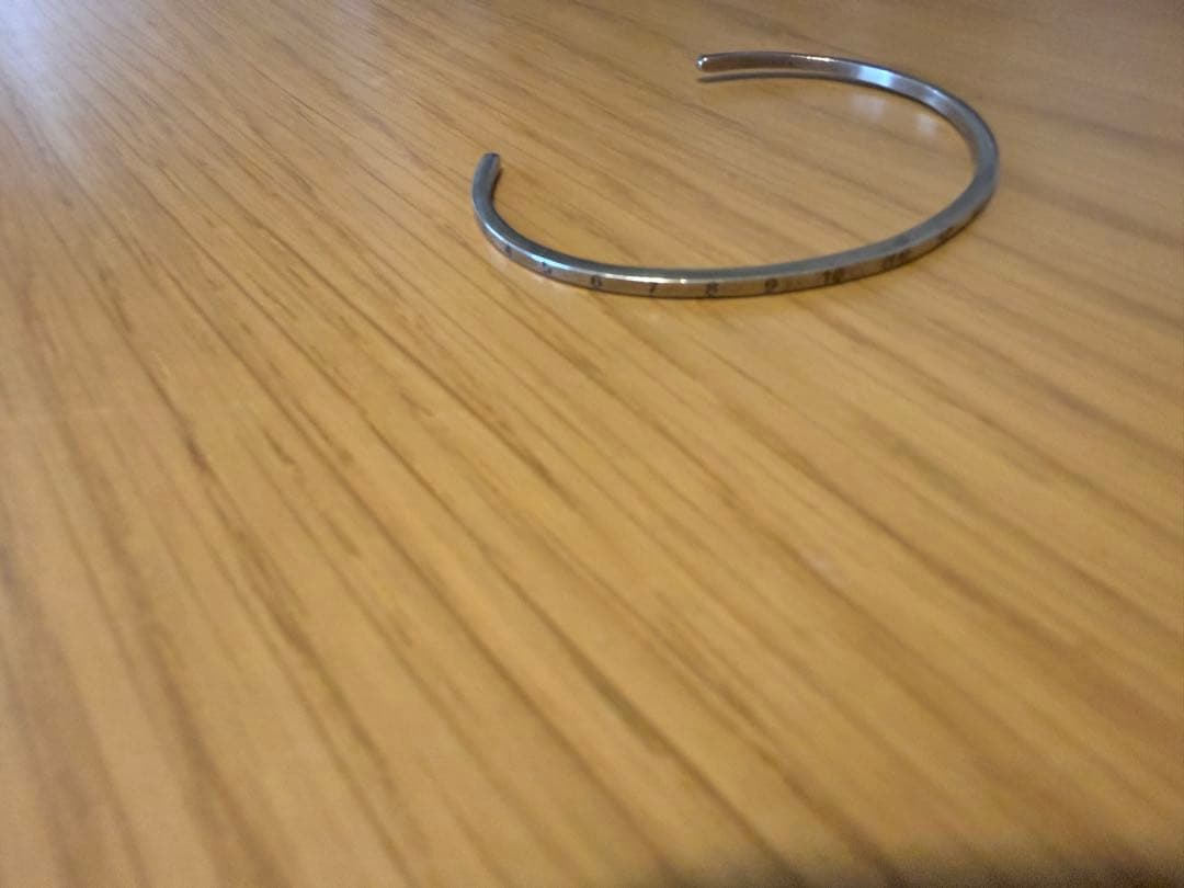 メゾンマルジェラ　バングル　ブレスレット