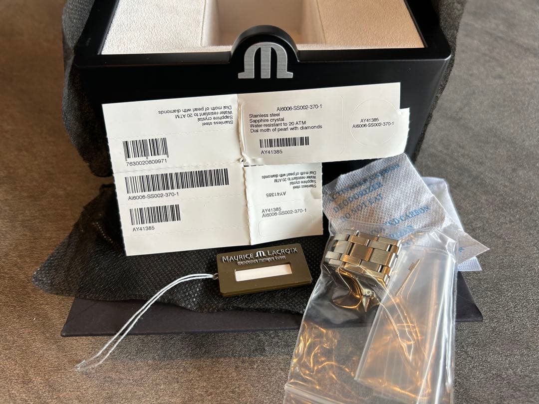 【希少】Maurice Lacroix 自動巻き腕時計 ブラックシェル