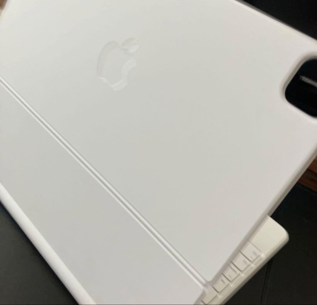 【極美品】Apple iPad Magic Keyboard ホワイト