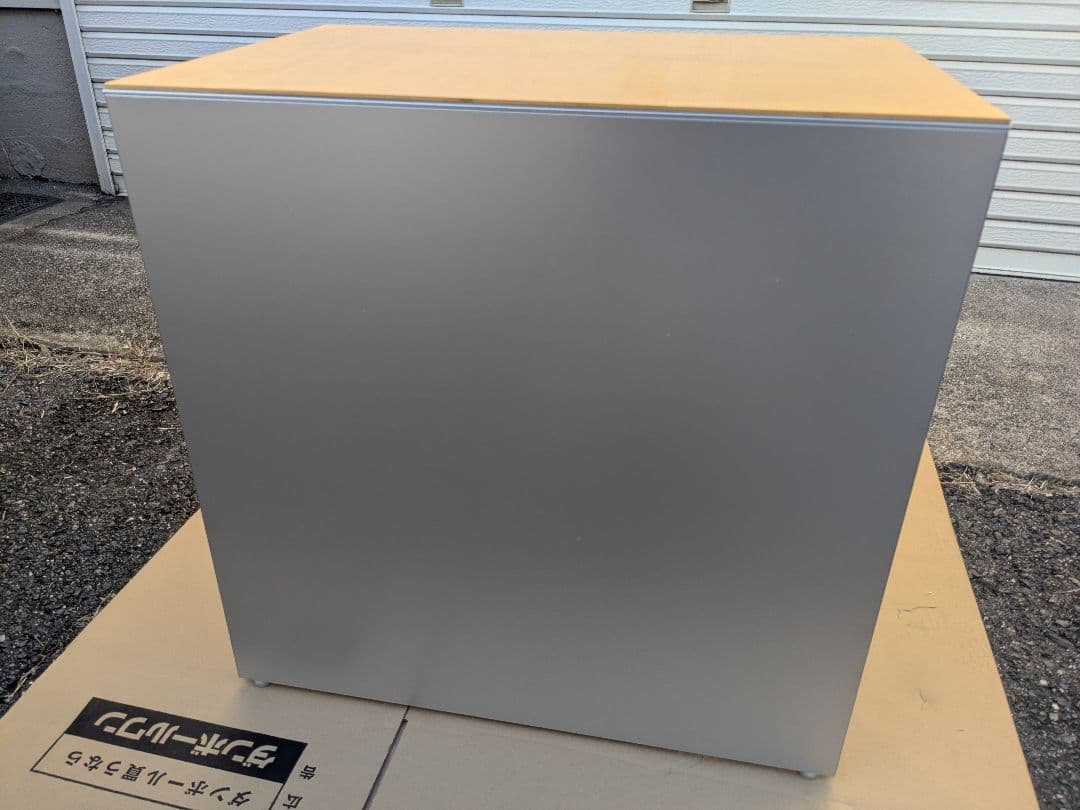 カッシーナ　イクスシー　エアフレーム　サイドテーブル