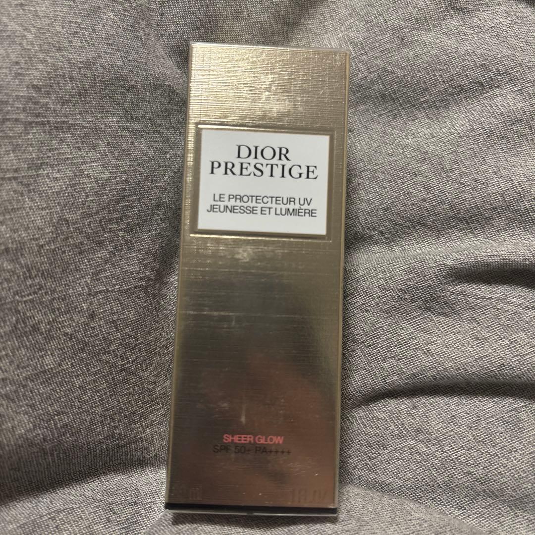 Dior プレステージホワイト　ル　プロテクターuv ルミエール　シアーグロー