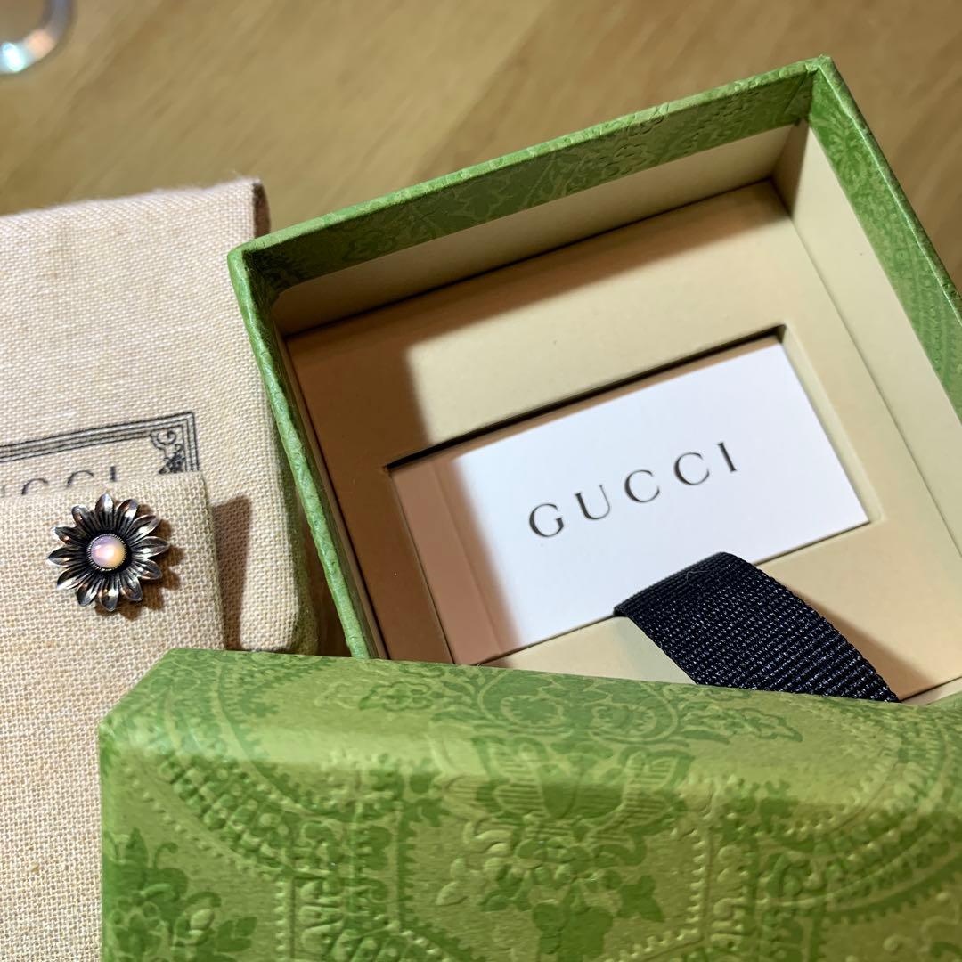 GUCCI GGロゴ 花モチーフ ピアス