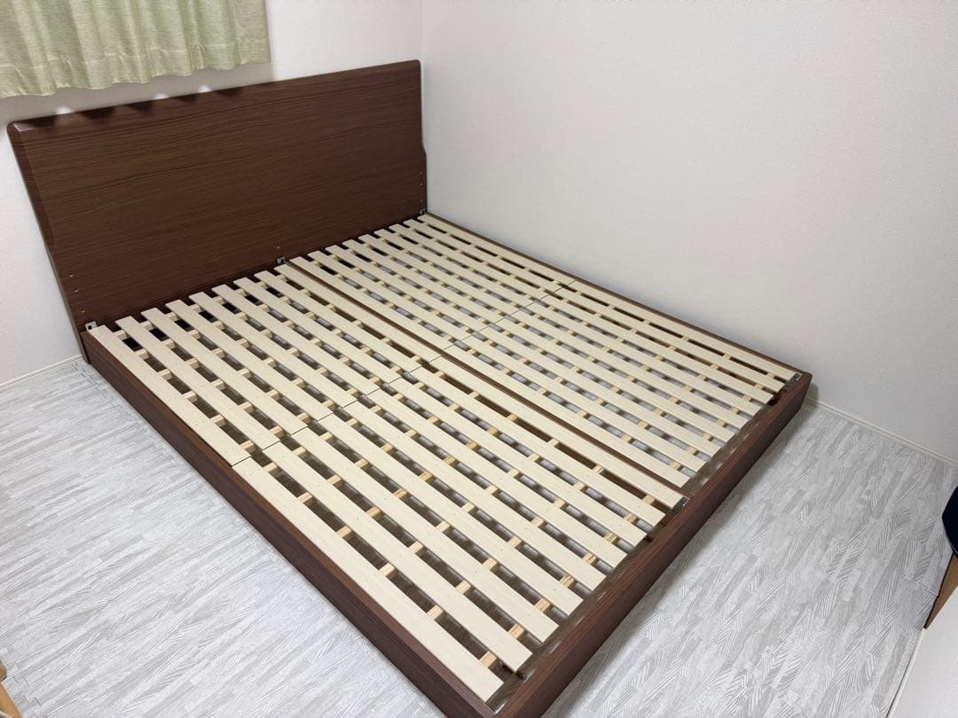 【引き取り限定】美品　ニトリ　クイーンベッドフレーム