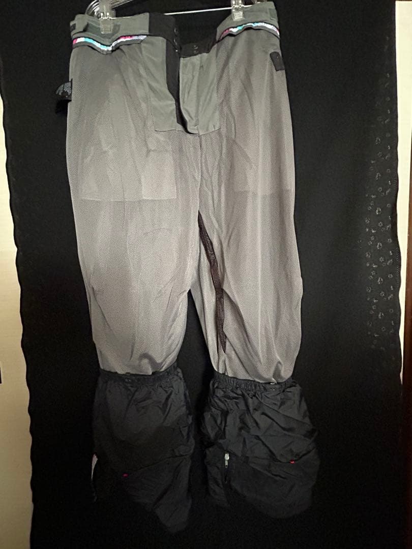 BURTON 上下セット　スノボウェア　グリーン フード付きジャケット&パンツ