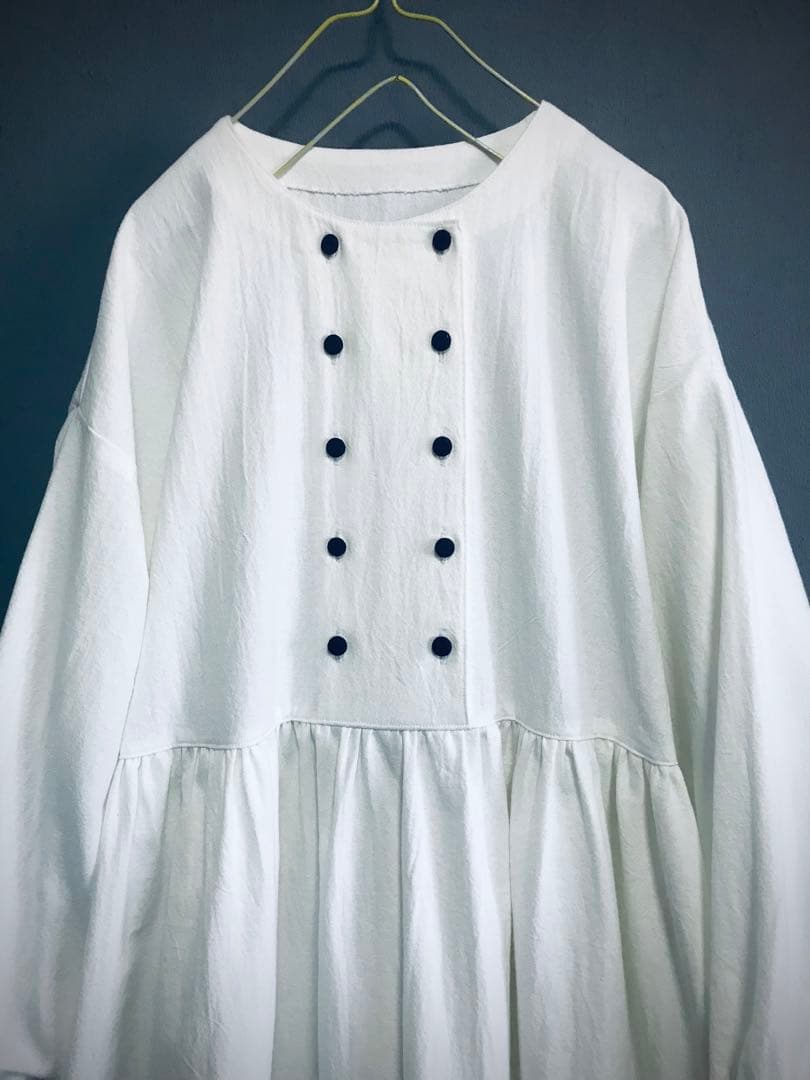 Wボタンギャザーワンピース　コットンリネン