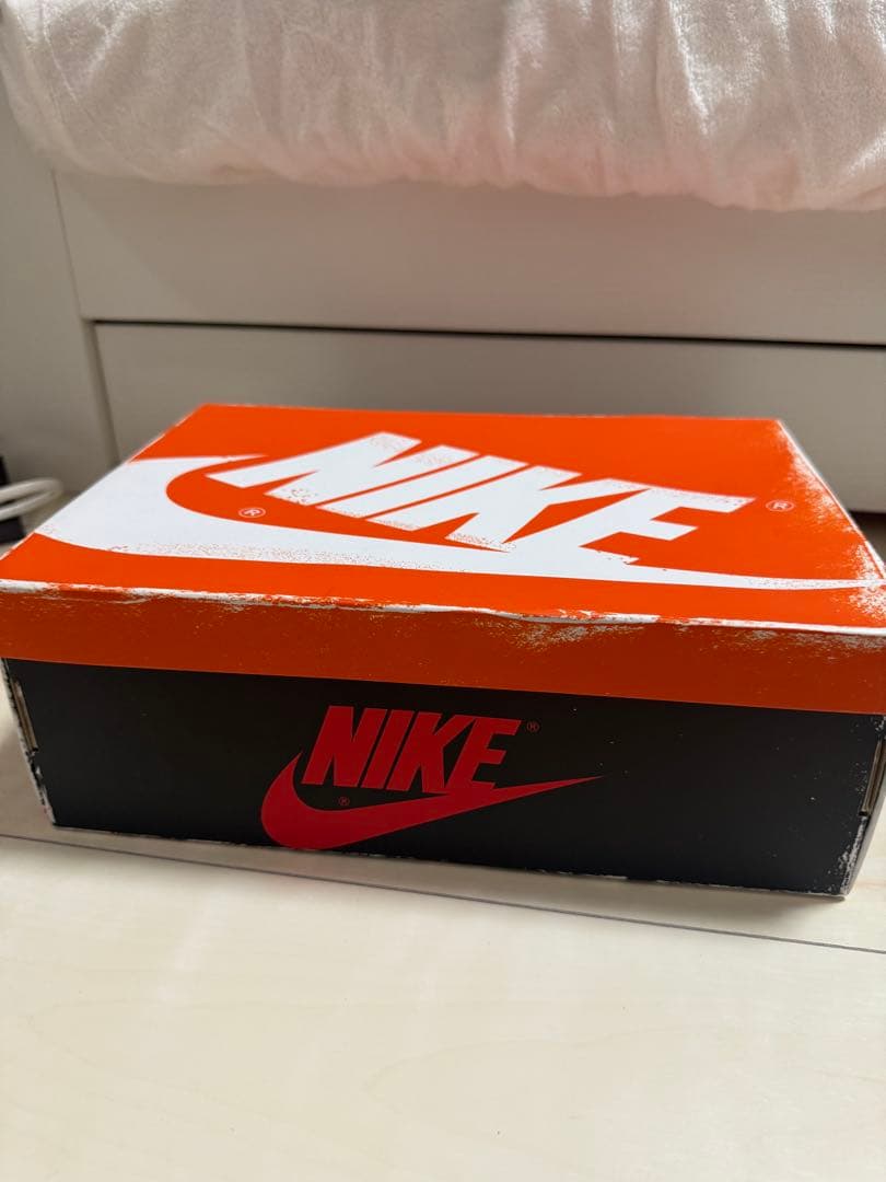 ナイキエアジョーダン 1 レトロ HIGH OG “Chicago” 24cm