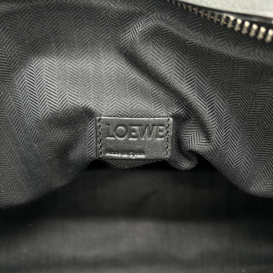 【美品】ロエベ Tメッセンジャー ショルダーバッグ アナグラム レザー 黒