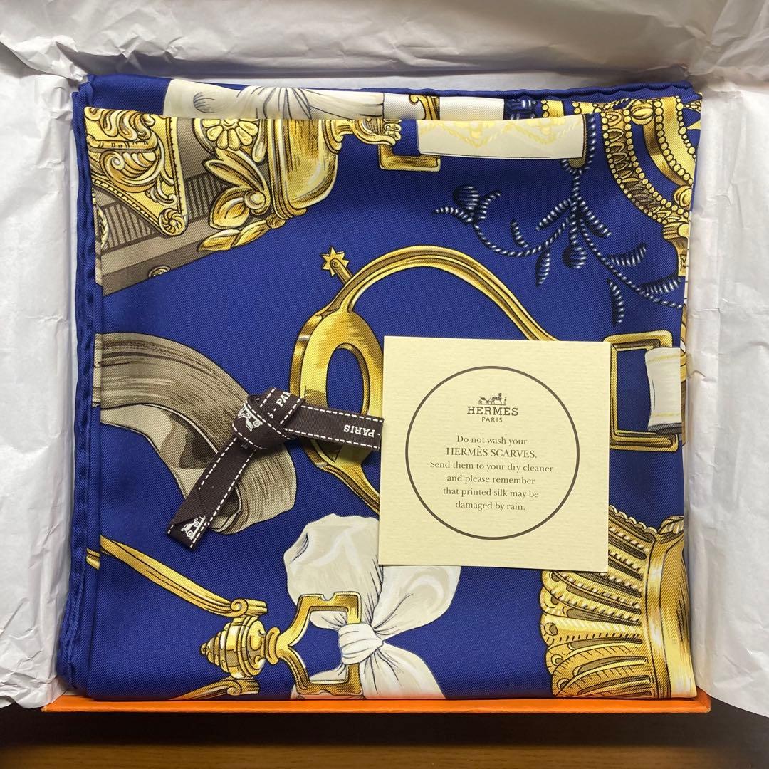 HERMES エルメス　シルクスカーフ　カレ90 鎧