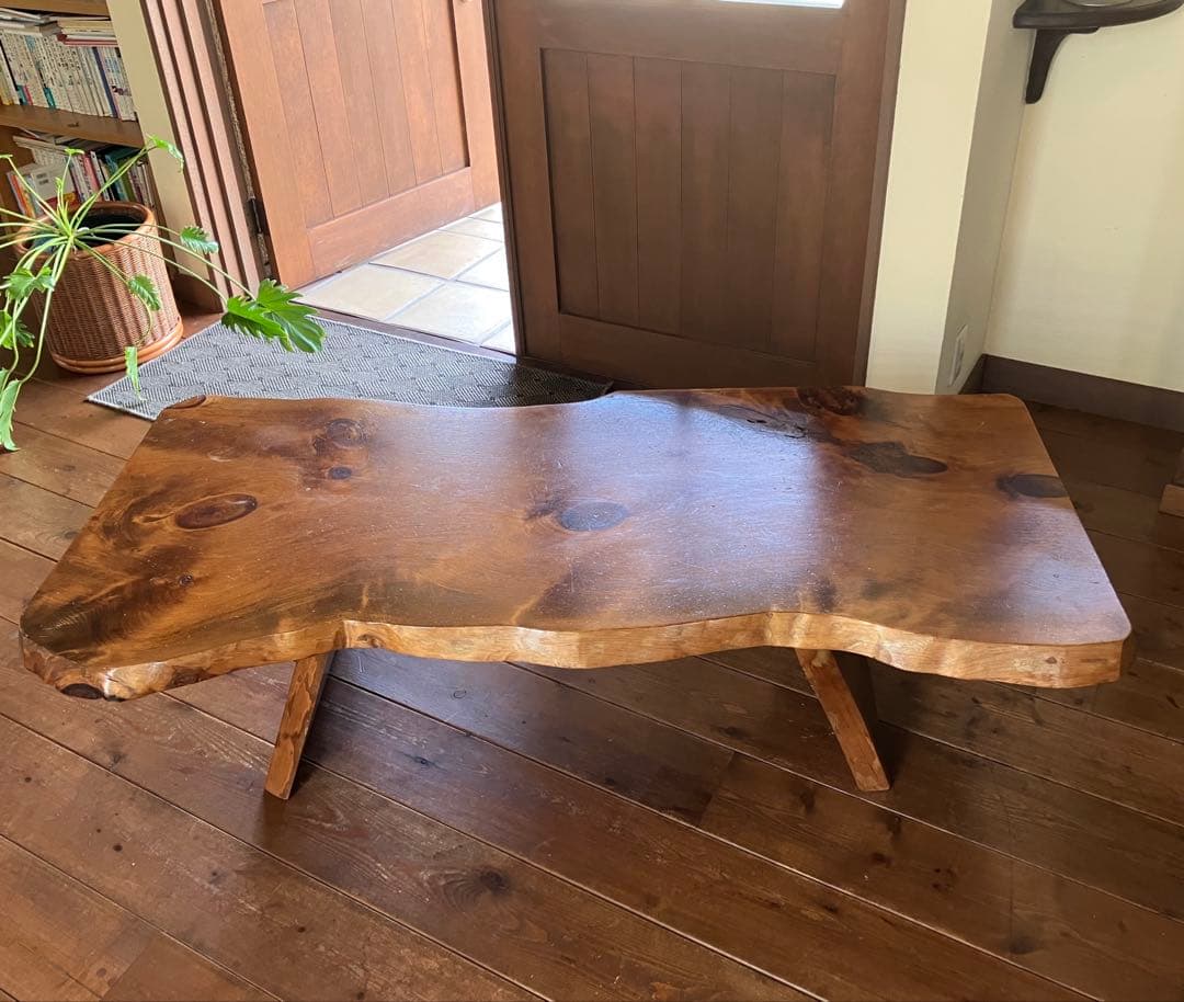 センターテーブル リビングテーブル ローテーブル 自然形状 ブラウン パイン材