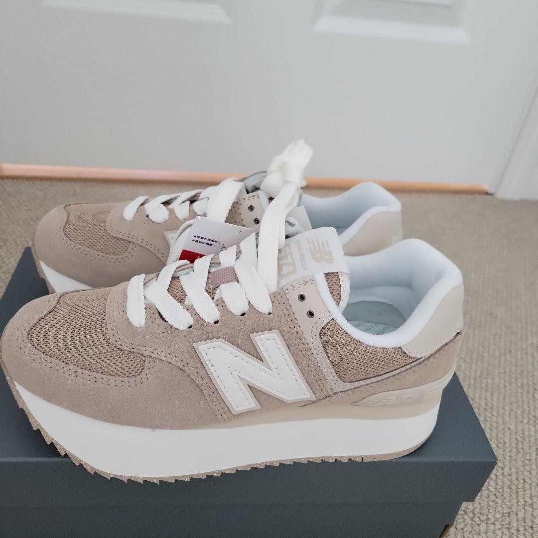 ★New Balance 574 ベージュ スニーカー23.5 新品.未使用