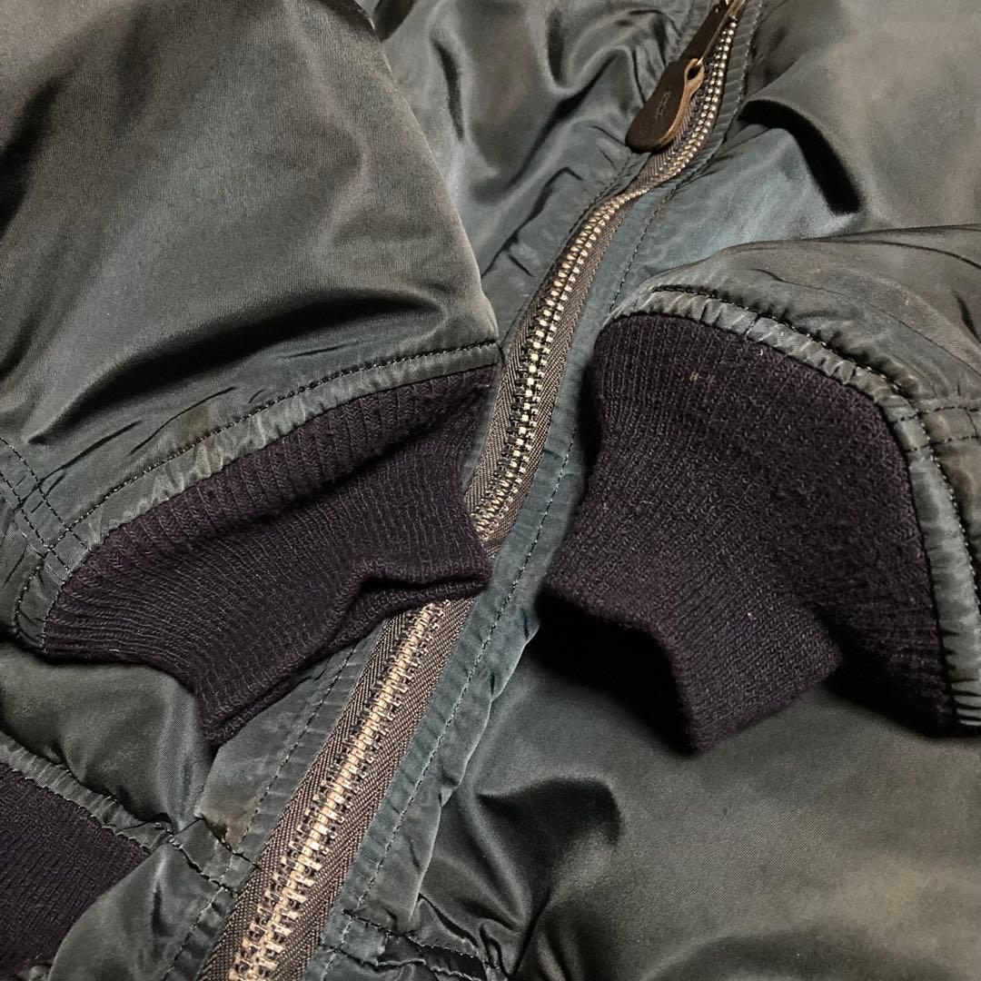 【アルファインダストリーズ】（M）MA1 フライトジャケット 米国製 ジップUP