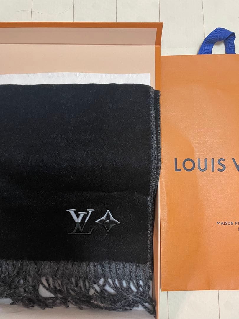 <新品未使用>ルイヴィトン マフラー ブラック カシミヤ100%