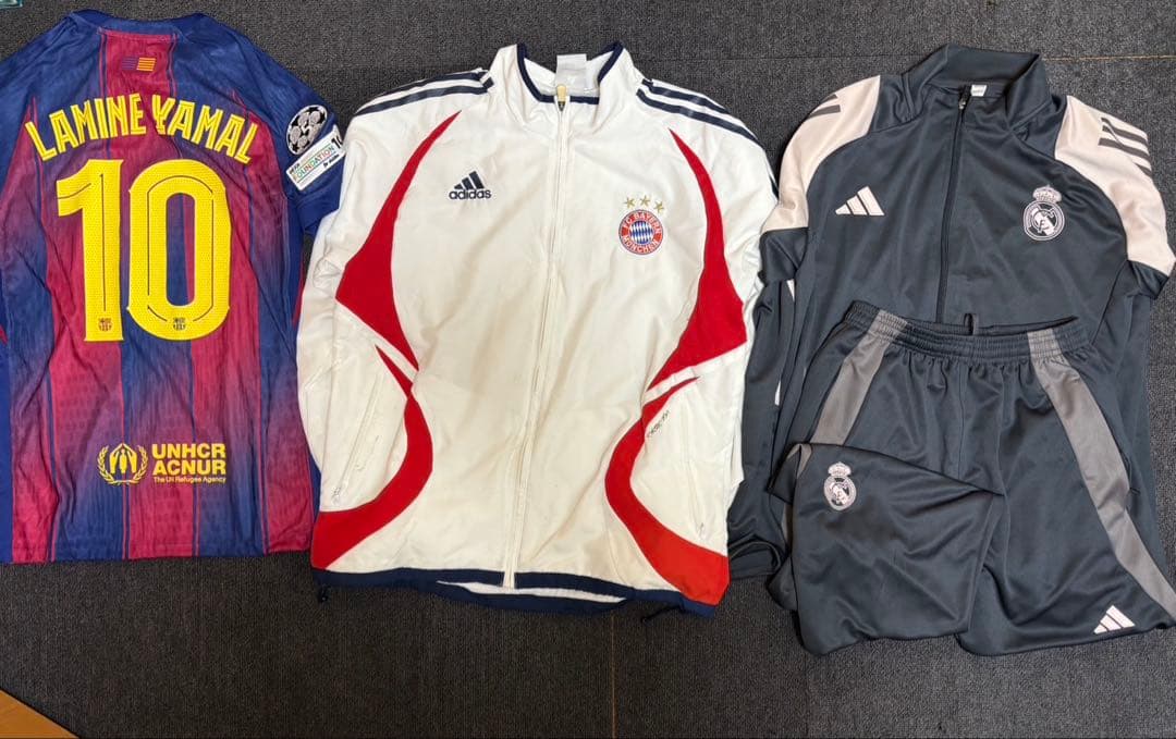 バルセロナ ユニ レアルマドリード　ジャージ〔上下あり〕 バイエルン　ウェア