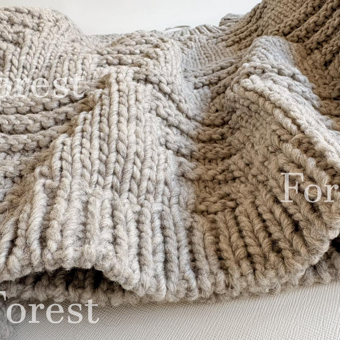 ペルートライアングルニット　sizeFREE　かぐれ