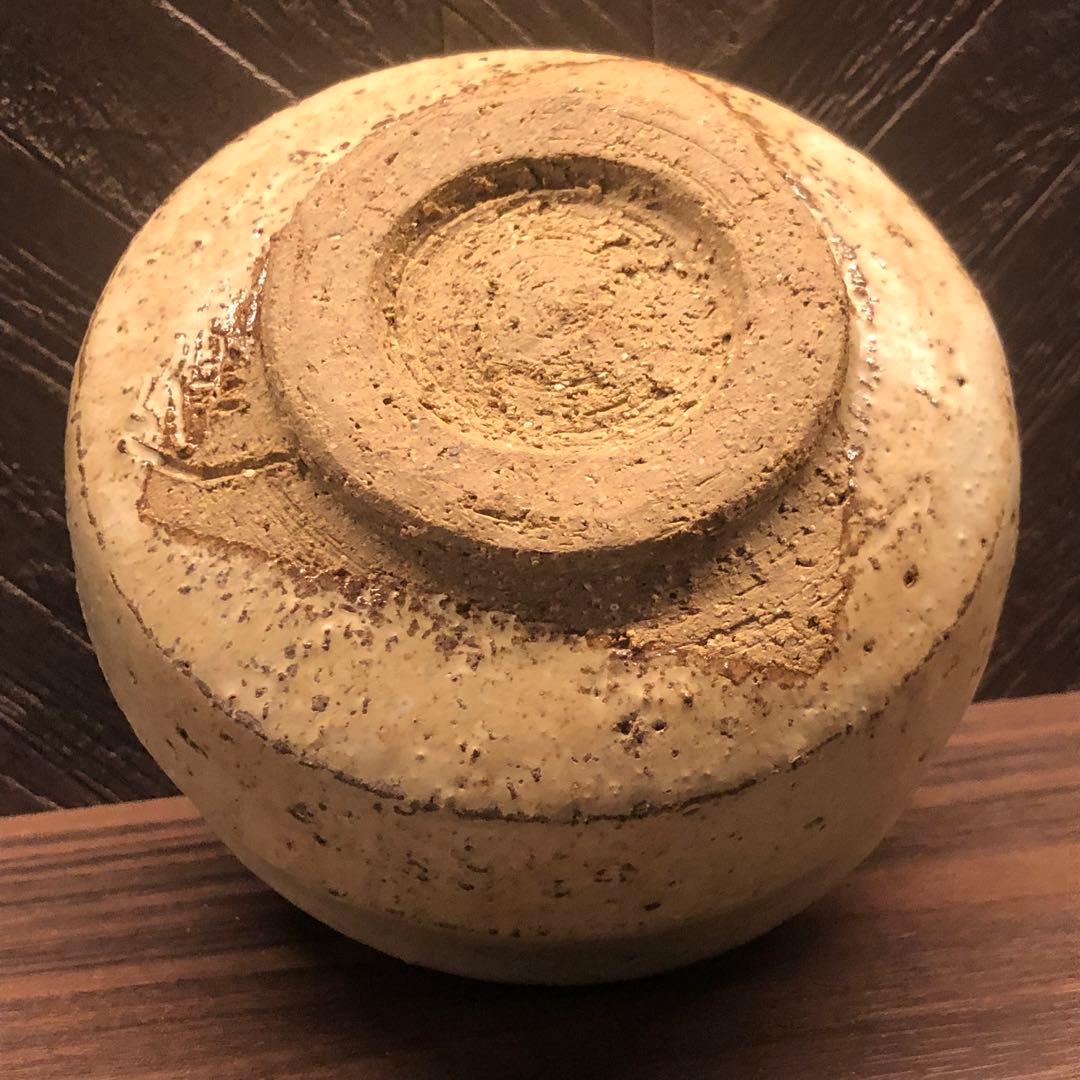 2点ロディ◾️蔵から焦がしミルクティー色の美しい釉薬の抹茶茶碗が出て来た。