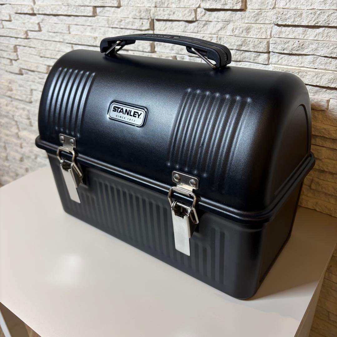 人気色ブラック！スタンレー クラシックランチボックス 9.5L ※内部金具欠品