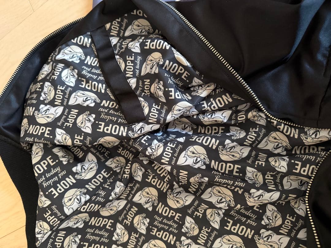 美品niko and...ワーナーブラザーズコラボ貴重スカジャン