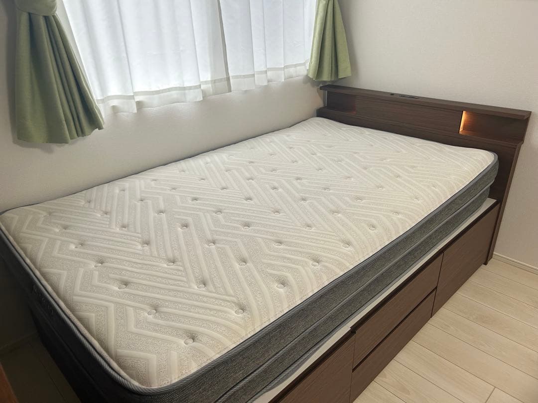 【美品】セミダブル ベッドフレーム 引き出し・コンセント・ライト付き&マットレス