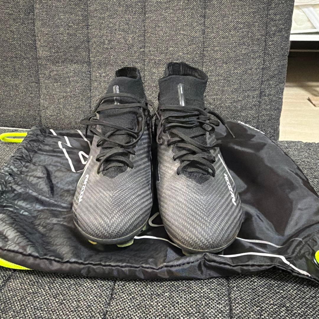 サッカースパイク　Air zoom マーキュリーアル ヴェイパー