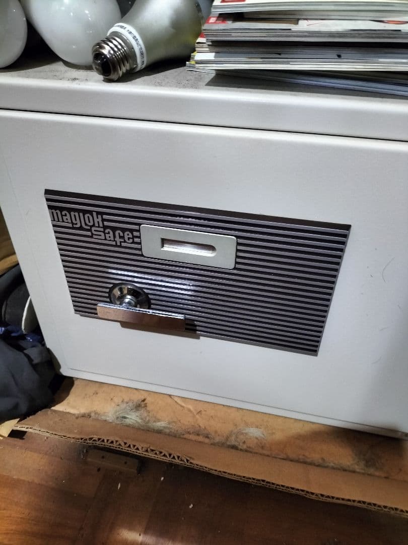 maglion safe ホワイト金庫