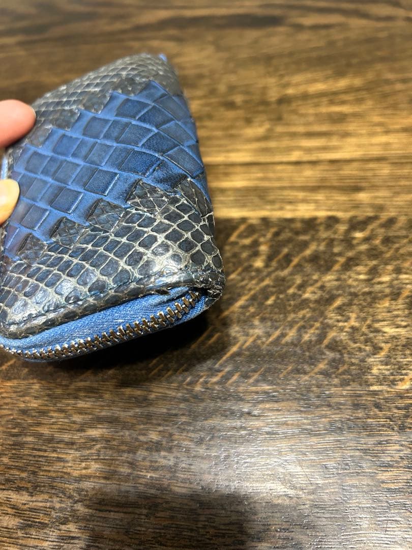 Bottega Veneta ケース 青 イントレチャート　パイソン