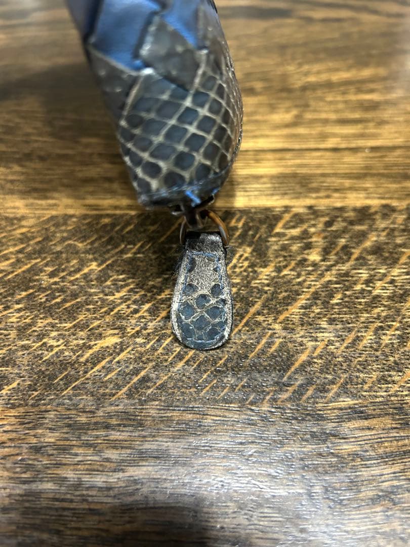 Bottega Veneta ケース 青 イントレチャート　パイソン