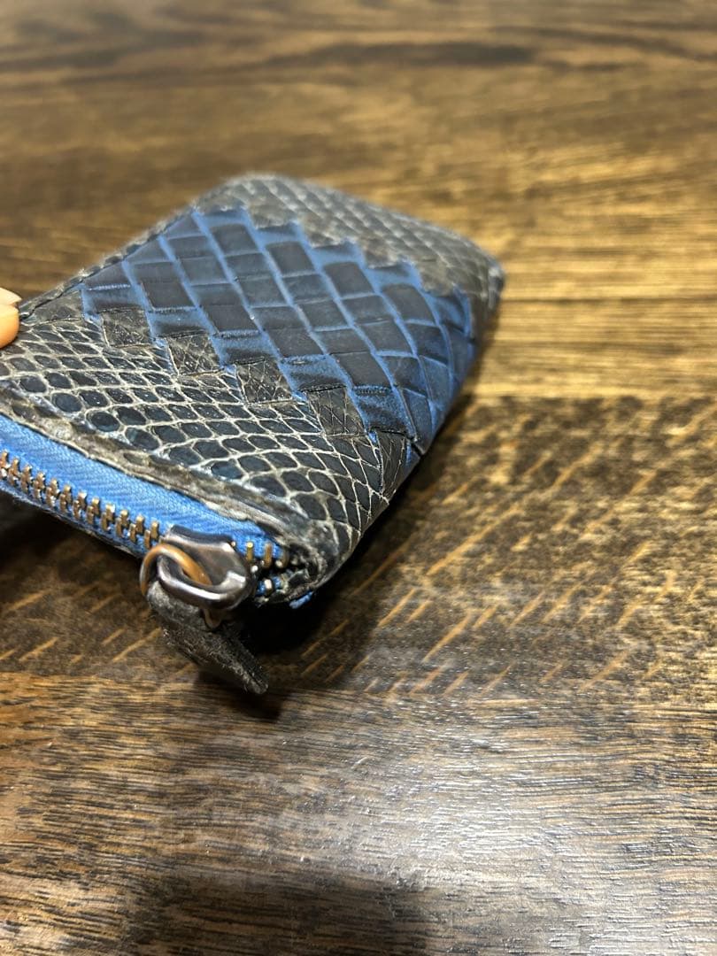 Bottega Veneta ケース 青 イントレチャート　パイソン