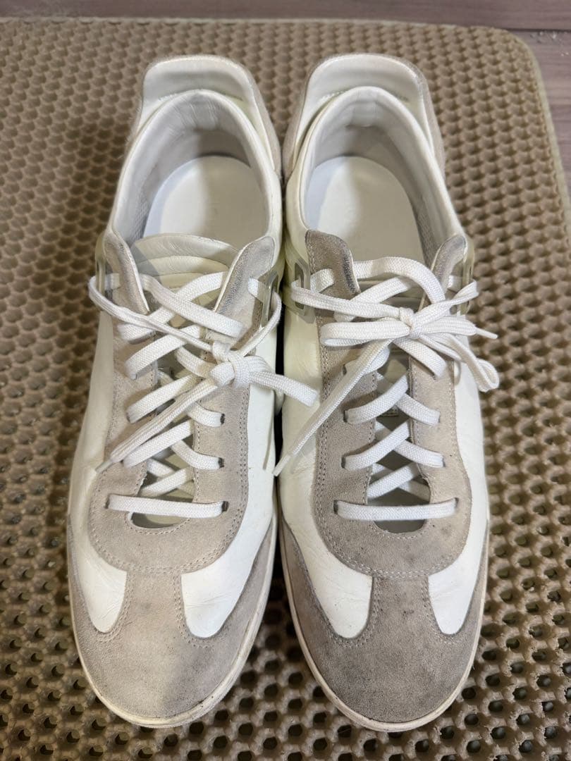 Louis Vuitton スニーカー ホワイト/グレー