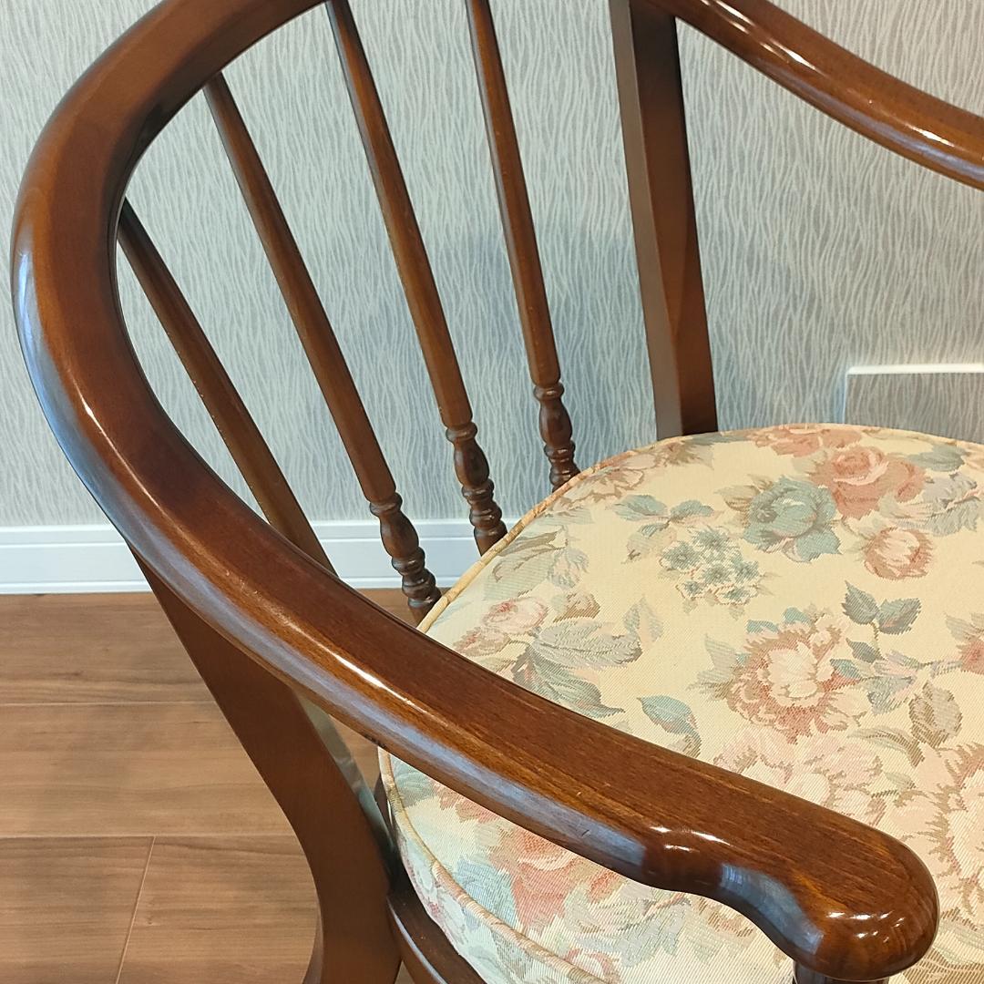 カリモク　コロニアル　アームチェア　クッション　キャスター付き②