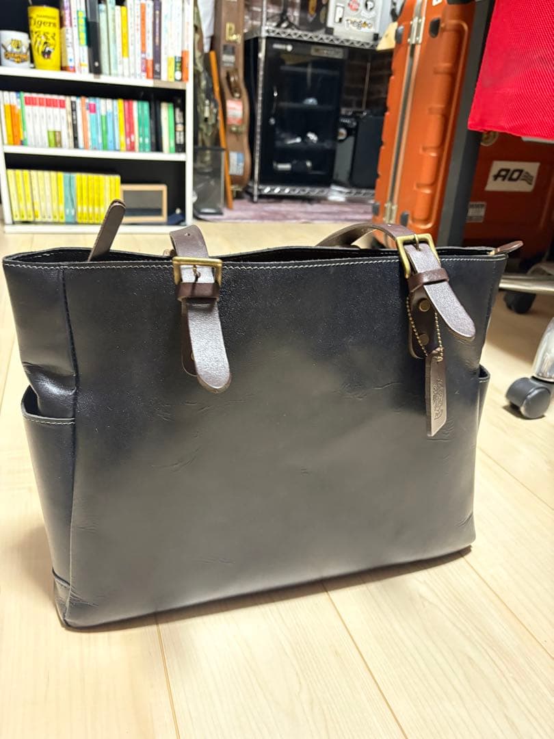 ブラックレザートートバッグ