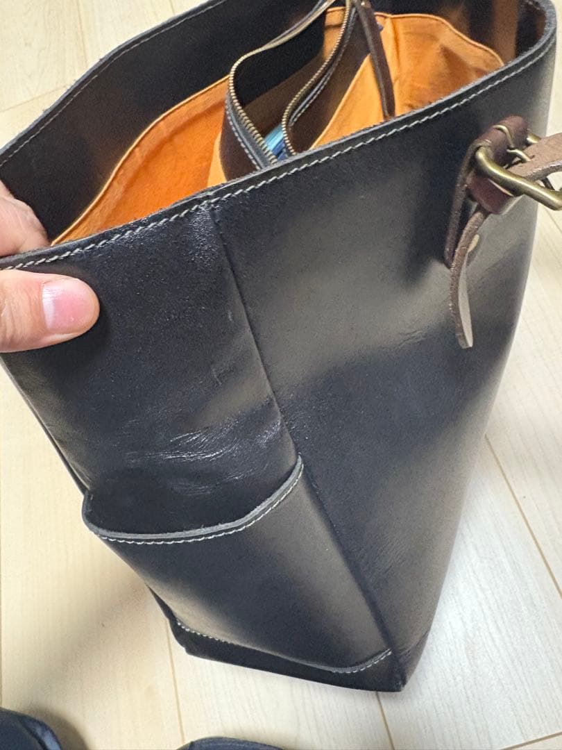 ブラックレザートートバッグ