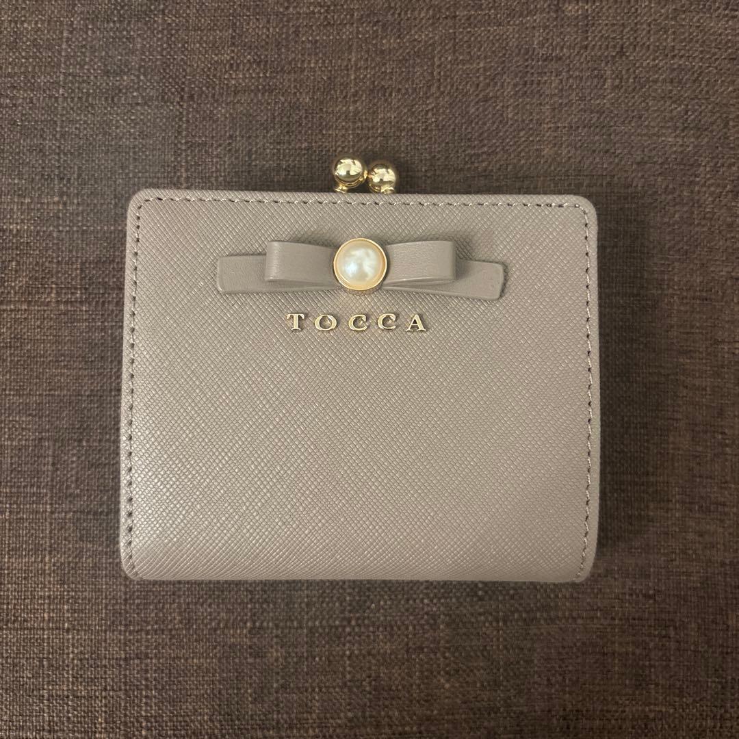 TOCCA ベージュ二つ折り財布 リボン付き