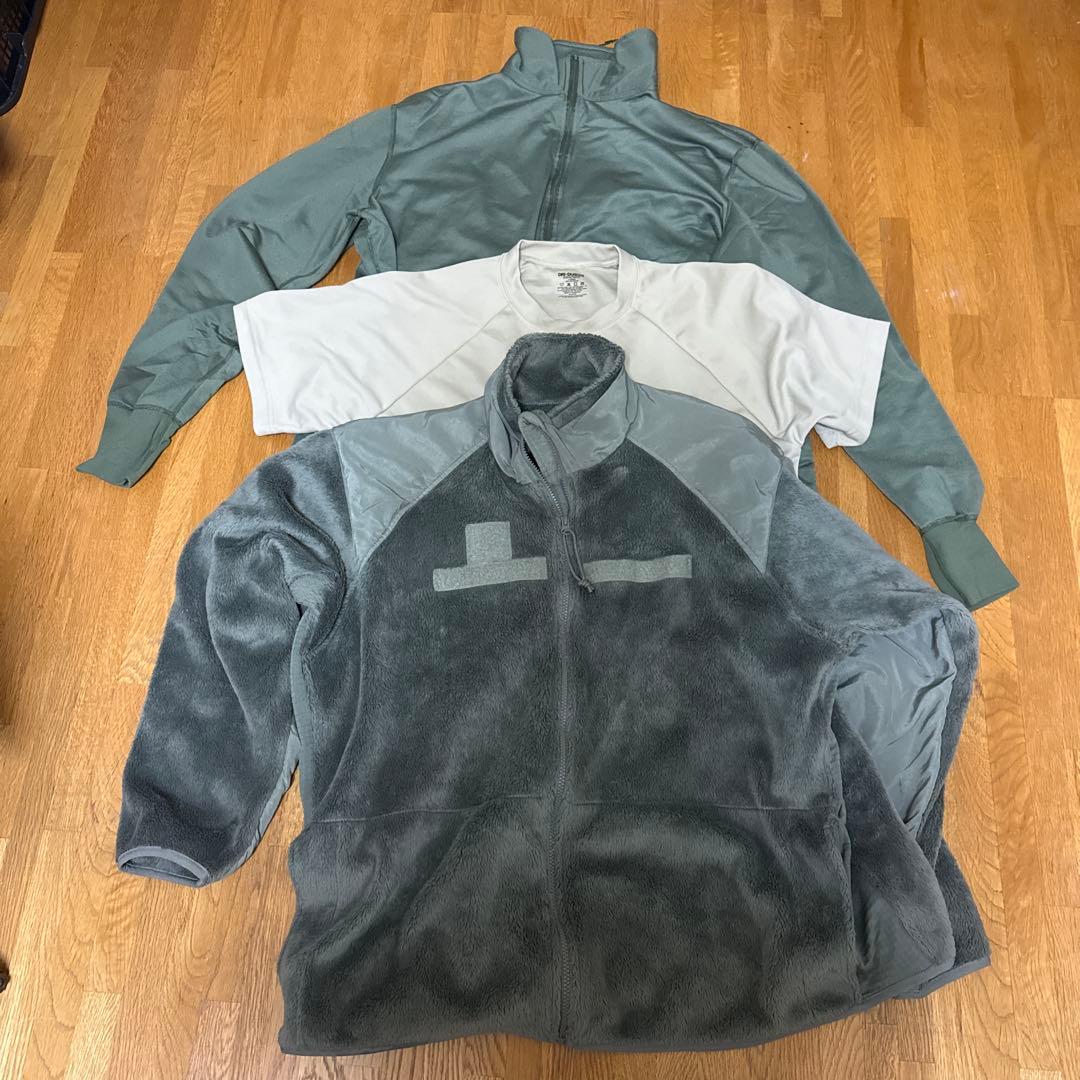 放出品レベル7パーカー上下