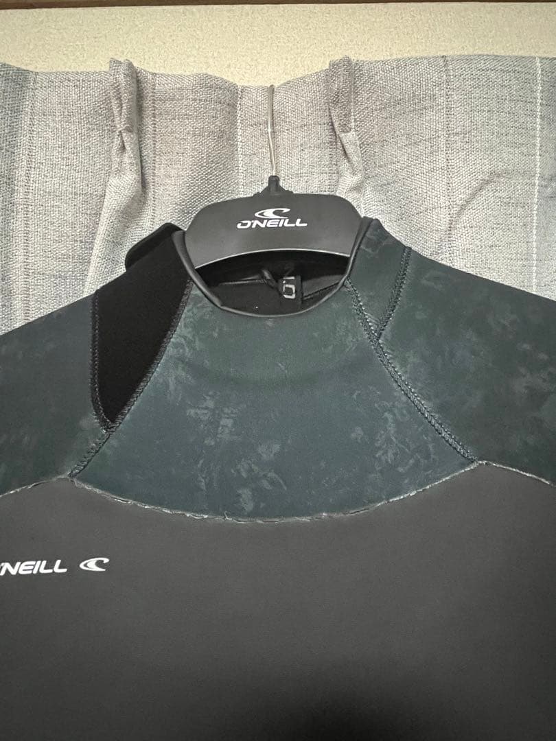 【新品】ONEILL（オニール）セミドライ　MLサイズ　年末年始値下げ