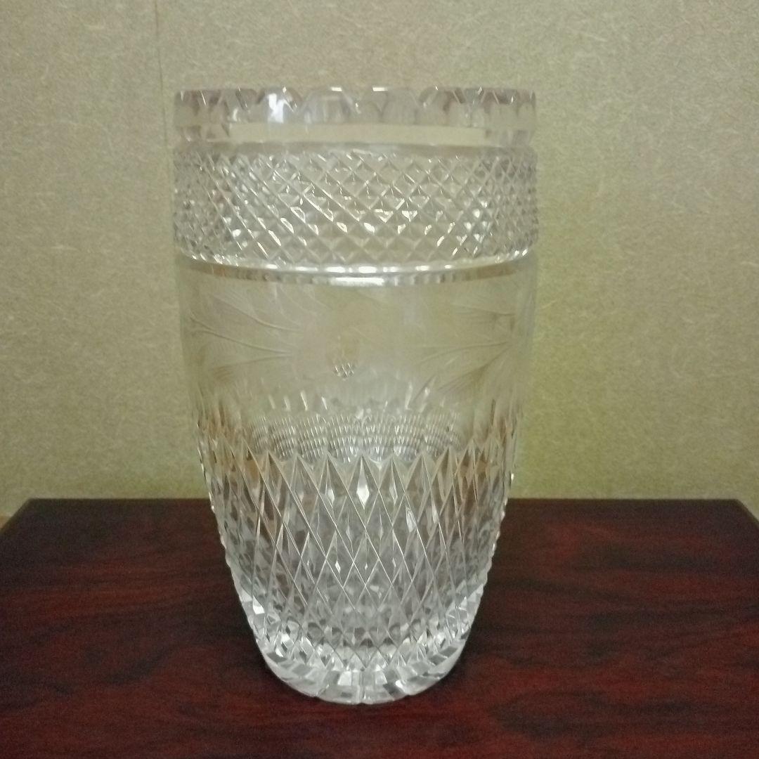 クリスタルガラスの花瓶