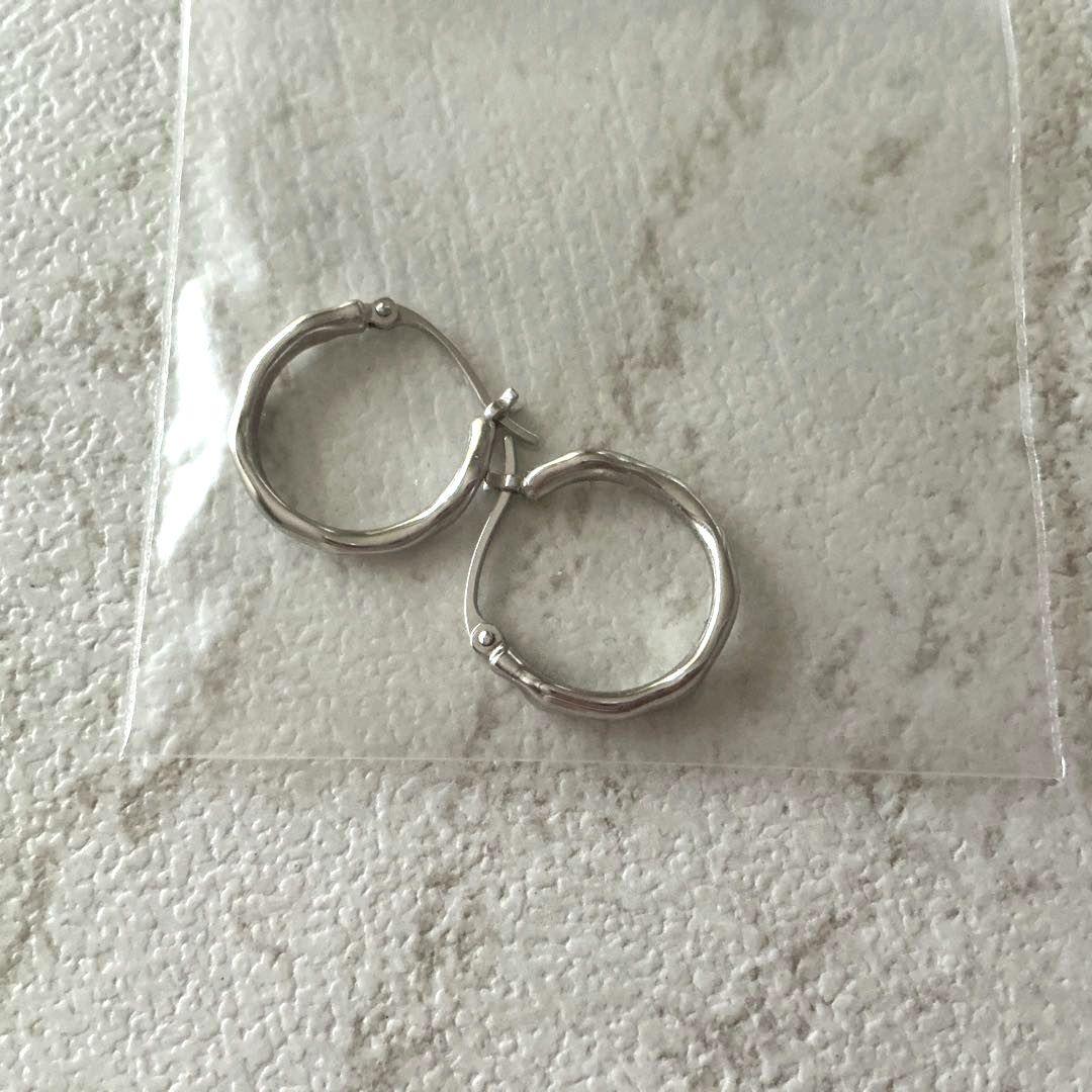 エテ ete フープピアス シルバー　89702400 SVロジウムピアス