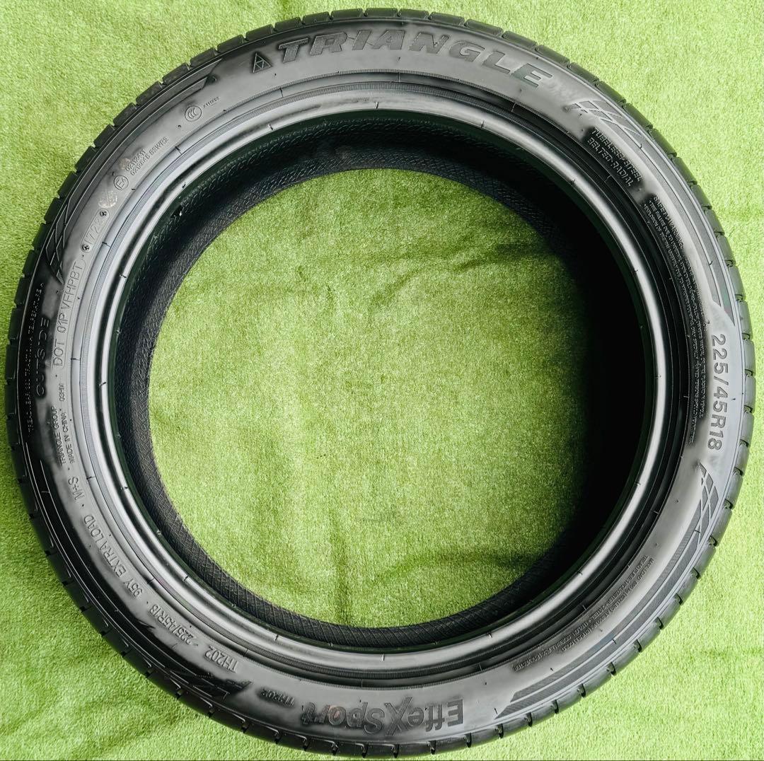 251028-01 ①TRIANGLE Effex TH202ラジアル２本