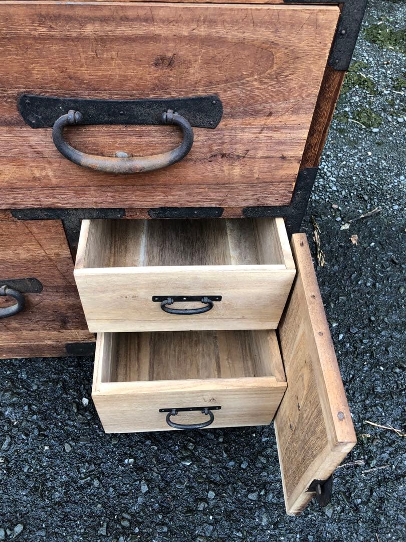 明治期江戸衣裳桐箪笥　鍵付き観音開き　アンティーク家具　古民具　 観音箪笥収納