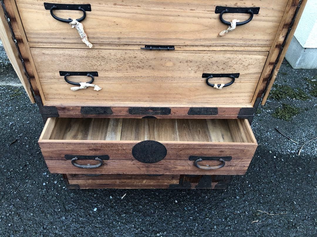 明治期江戸衣裳桐箪笥　鍵付き観音開き　アンティーク家具　古民具　 観音箪笥収納