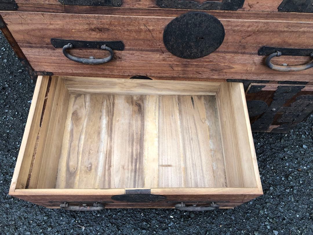 明治期江戸衣裳桐箪笥　鍵付き観音開き　アンティーク家具　古民具　 観音箪笥収納